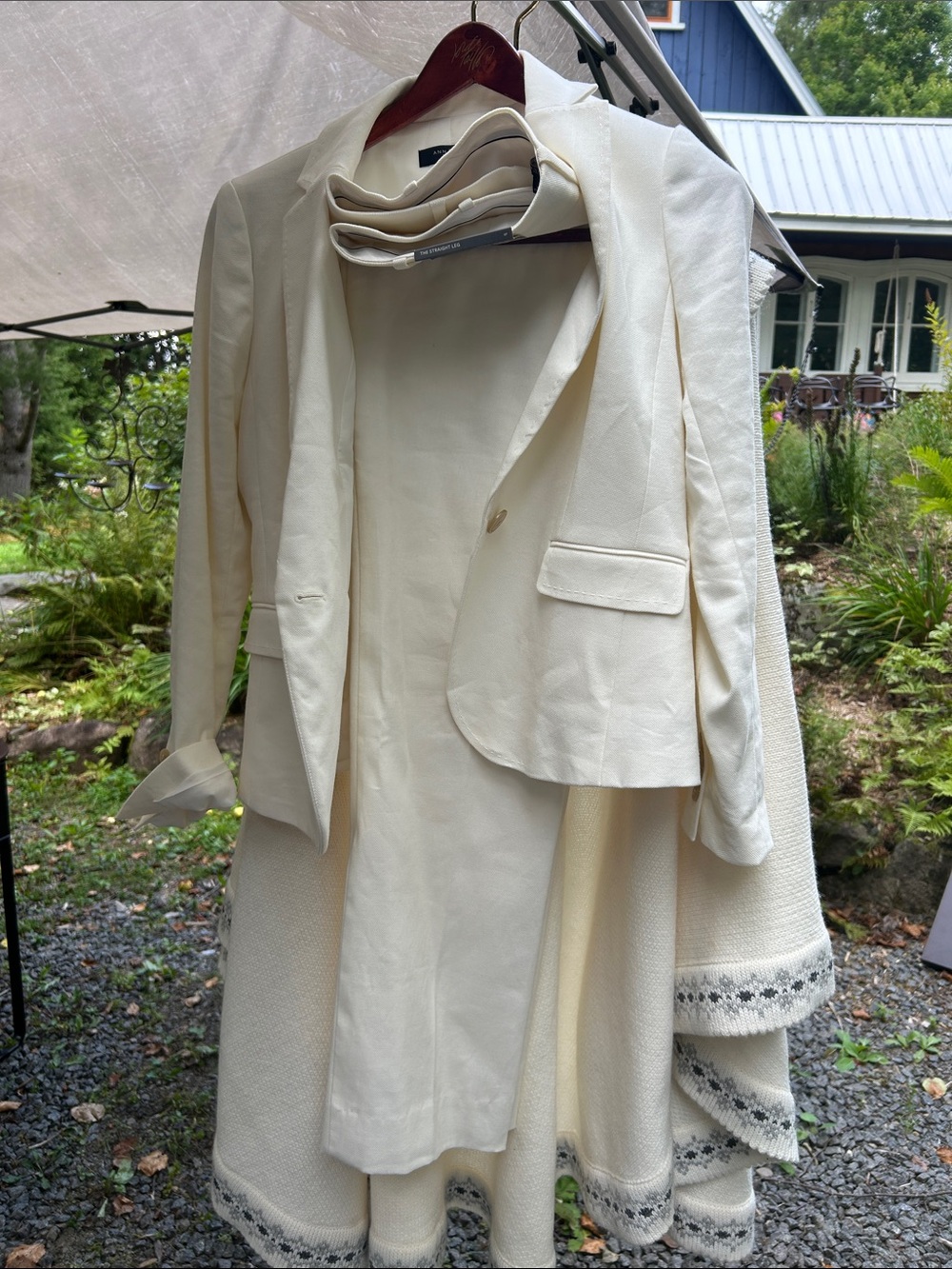 Ann Taylor Ivory Single-Button Tailored Blazer